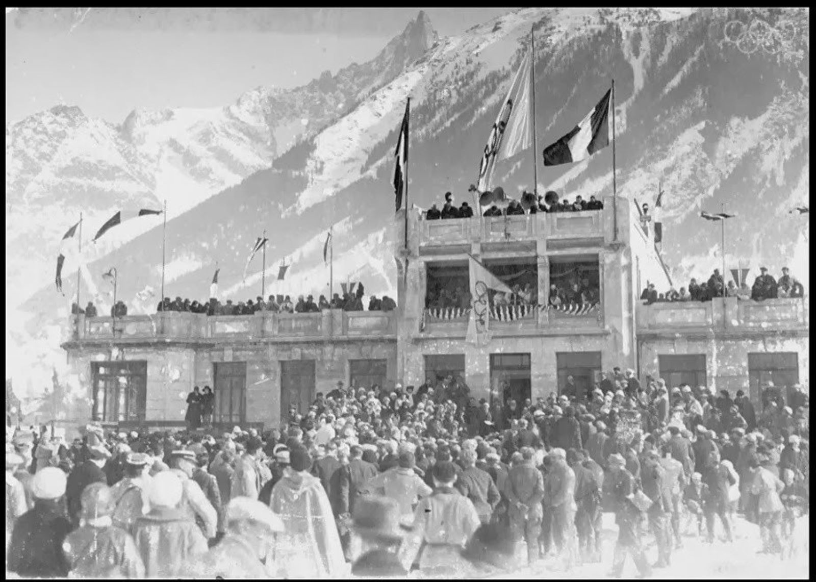 25 stycznia 1924 roku rozpoczęły się pierwsze Zimowe Igrzyska Olimpijskie