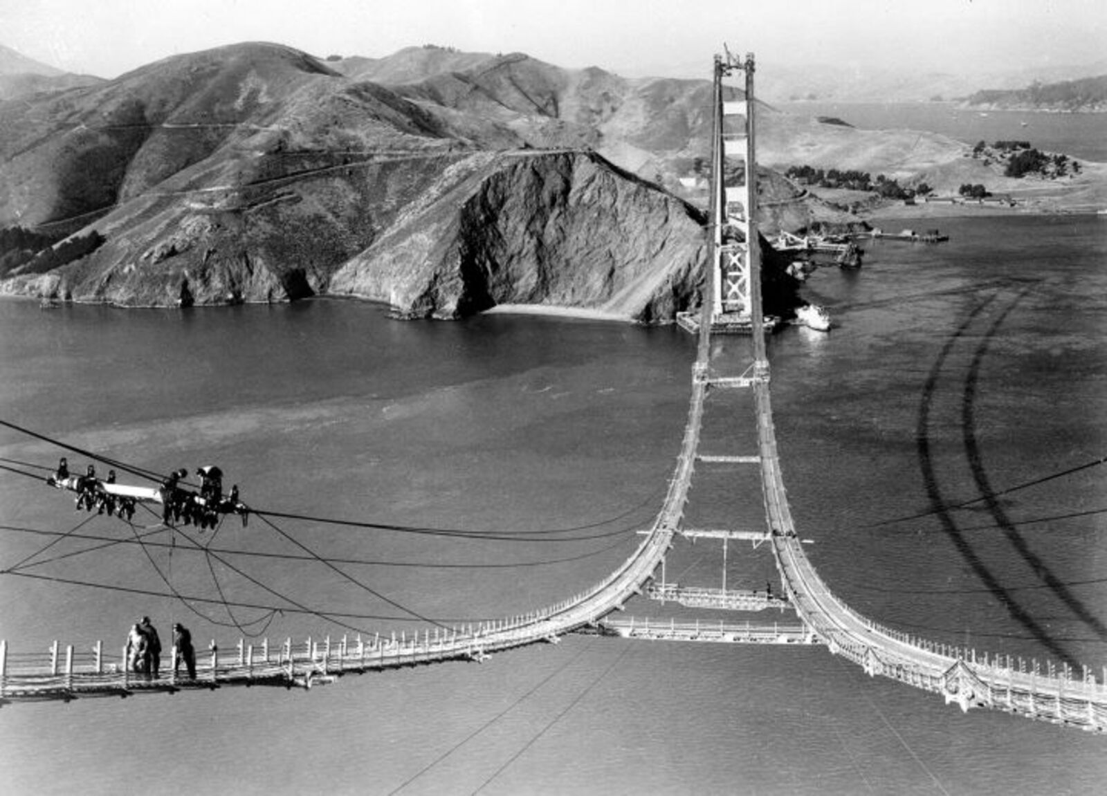 5 Stycznia 1933 r. Rozpoczęto budowę Mostu Golden Gate w San Francisco.