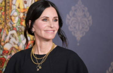 15 czerwca 1964 roku urodziła się aktorka Courteney Cox