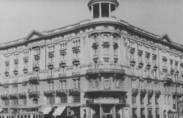 22 kwietnia 1899 roku wmurowano kamień węgielny pod budowę Hotelu Bristol